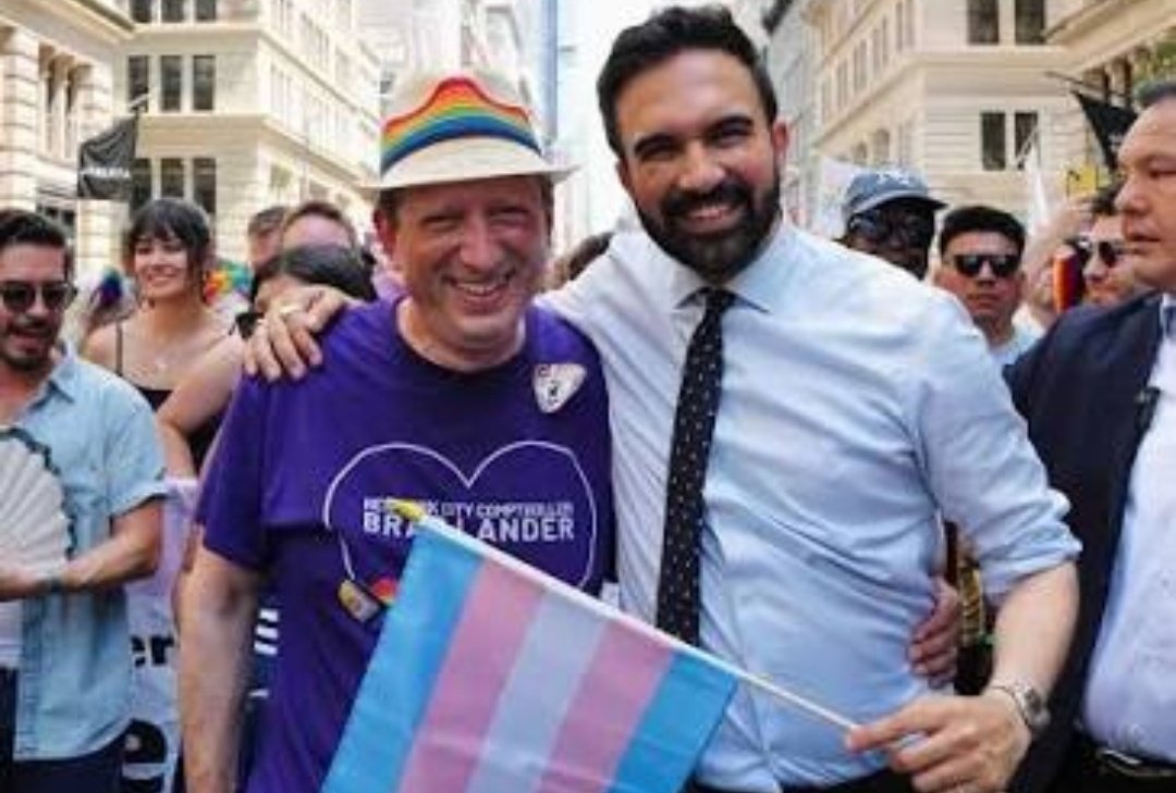 meysam1irani's tweet image. یکی از وعده‌های انتخاباتی زهران ممدانی : نیویورک را به &quot;شهر پناه&quot; همجنس‌بازان تبدیل میکنم !
به عنوان شهردار، صدها وکیل را برای مقابله با برنامه‌های ضدهمجنسبازی مستقر خواهم کرد؛
 &quot;نیویورک من در برابر حملات به تراجنسیتی‌ها ساکت نخواهد ماند&quot;
پ‌ن: شیعه ؟ صد رحمت به یهودیان افراطی !