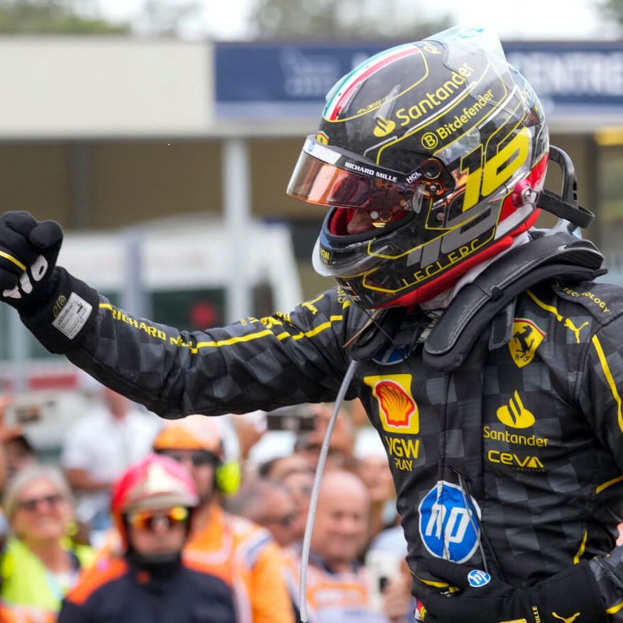 GIVEAWAY ‼️

I’ll be giving away a Charles Leclerc 1:5 Monza 2024 mini helmet!

The rules are:

✅ Follow me
🔂 Like AND RT this post
🌍 Must live in EU (unfortunately taxes outside of Europe would make it too expensive 😭)

The giveaway ends Monday Nov 10th! 🩷