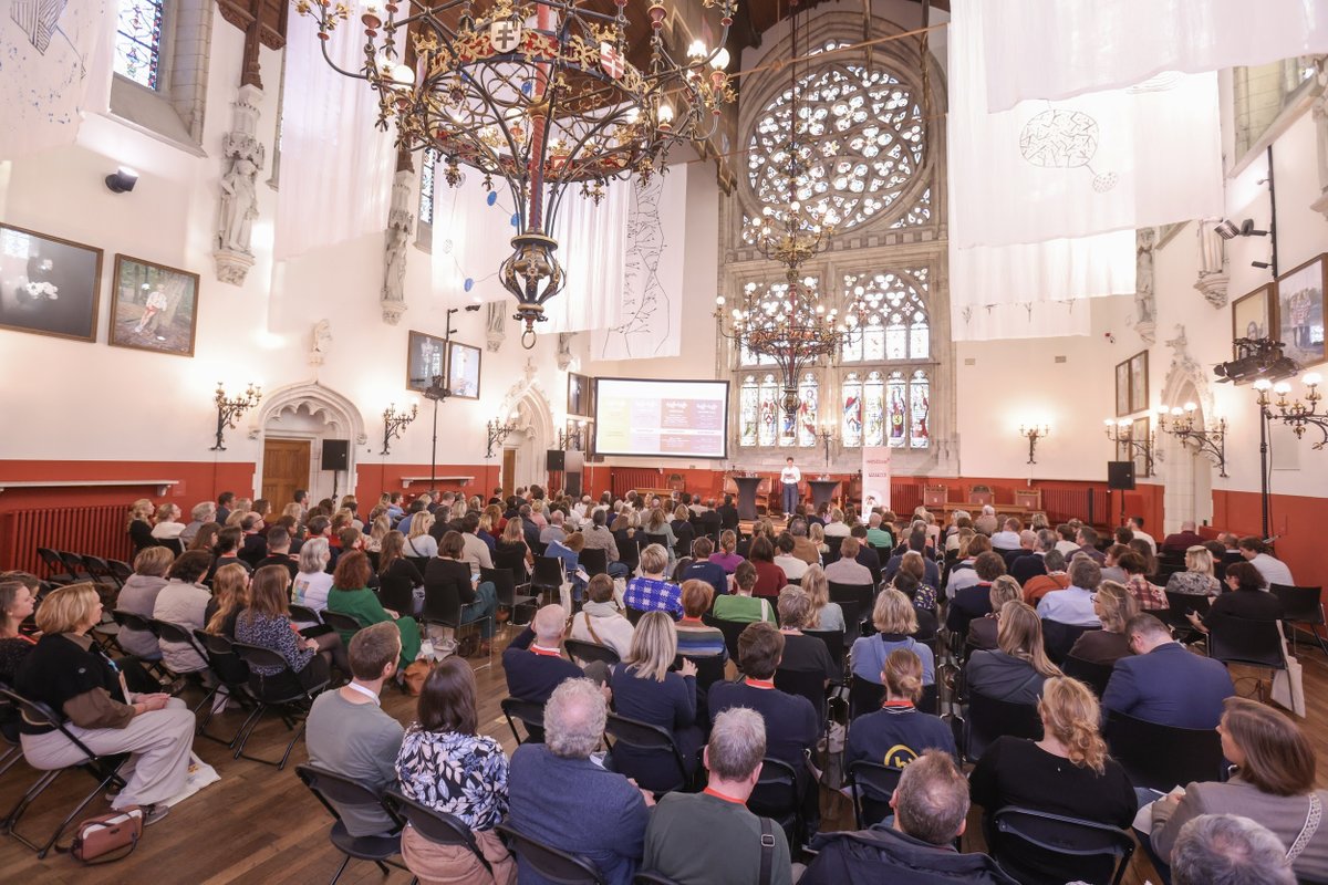 Kleine zaal, grote ideeën: 250 toerismeprofessionals vullen het Provinciaal Hof in Brugge: Een vol Provinciaal Hof, 250 professionals en één duidelijke lijn: toerisme in West-Vlaanderen groeit wanneer spelers kennis delen en samenwerken zonder ruis. Het… indegazette.be/kleine-zaal-gr…