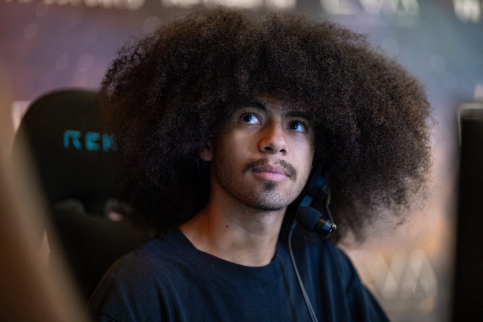 [ANNONCE PYRAMIIDE#5]

<a href="/T4citurne_/">T4citurne 🗣️🎙️</a> sera au micro pour vous caster la Pyramiide#5 sur la chaîne de <a href="/NaetorU_D/">GL | NaetorU</a> 
Merci à eux pour leur confiance ! 
Alors Inscrivez-vous pour ne pas rater ça !! Liens Twitch et startgg en dessous !