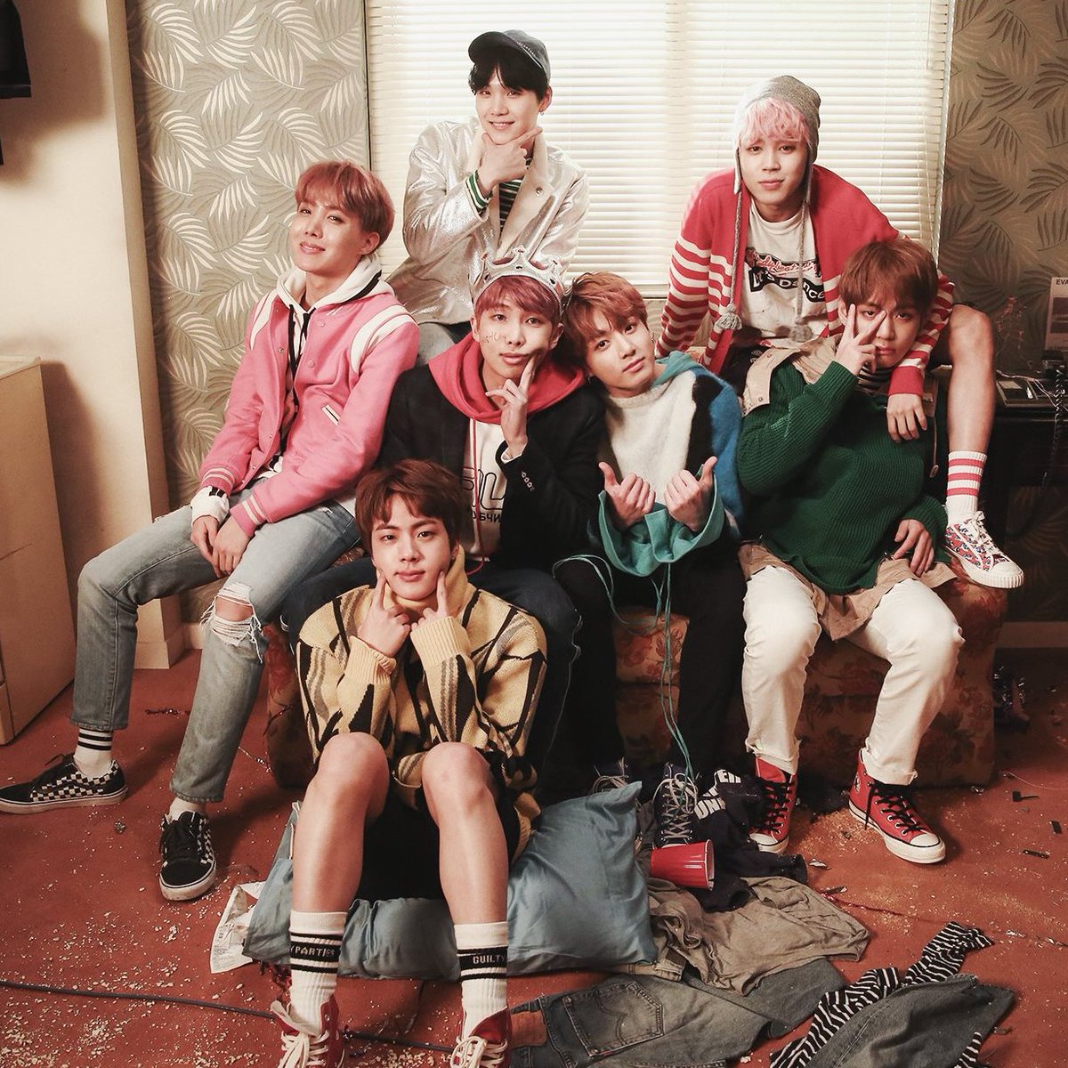librakosmos's tweet photo. "Spring Day" by BTS (@BTS_twt) has surpassed 600 MILLION streams on Spotify!
This is their 12th song to reach this milestone!
▶ — https://t.co/UwwNkhuq1D
BTS BTS BTS
CONGRATULATIONS BTS
#SpringDay600M #방탄소년단 https://t.co/jXshJrLrTG
