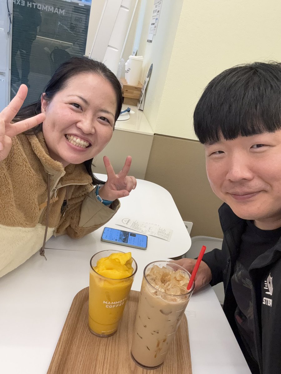 韓国🇰🇷に寄り道
朝仕事・昼ご飯・夜🇯🇵帰国

仁川に着いた早朝はNYCより寒かったけど、お昼はぽかぽか陽気🔆

#STEPN チャンピオン仲間のGOMcが高層ビル立ち並ぶ松島🏙️まで出てきてくれて蛤カルグクスランチ。貝の出汁優しいお味で美味しい😋

来年4月も仁川経由の予定ではソウル何泊する予定