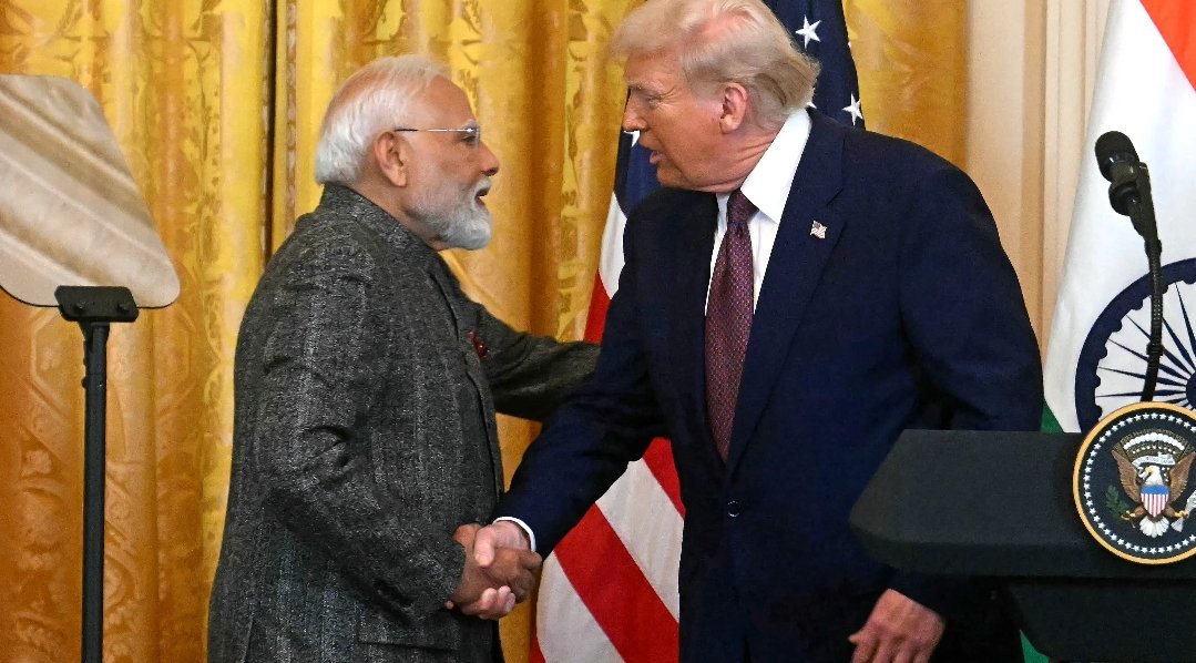 Kunal_Mechrules's tweet image. 📞 Modi–Trump on call again!

White House says they “speak frequently” even as trade tensions rise with tariffs &amp;amp; oil talks 🔥

Looks like friendship under stress still rings often! 😅

#ModiTrump #TradeTensions #USIndia