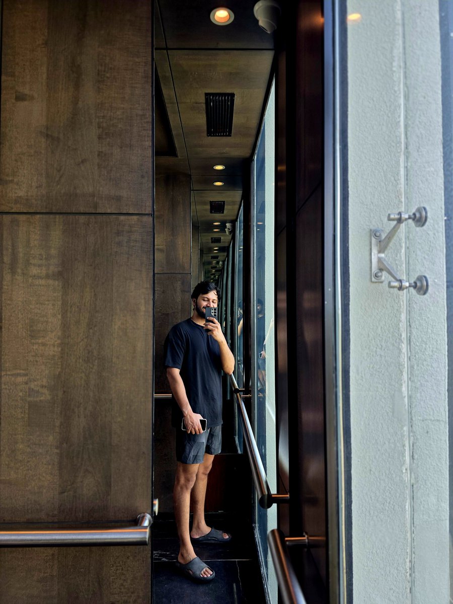 imYadav31's tweet image. Loving @betterbasics_in oversized tees 😍

Super soft and light....when are new colors launching??
@shivaan___