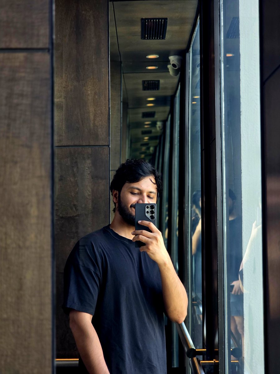 imYadav31's tweet image. Loving @betterbasics_in oversized tees 😍

Super soft and light....when are new colors launching??
@shivaan___