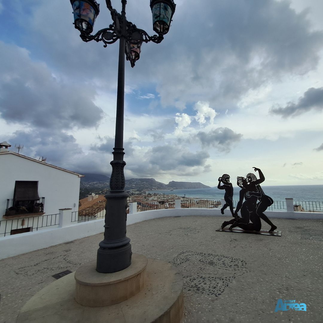 (VAL) 📍 Glorieta del Manyo

Des de la glorieta, Altea es mostra en tota la seua essència. 💙

(CAS) 📍Glorieta del Maño

Desde la glorieta, Altea se muestra en toda su esencia. 💙
