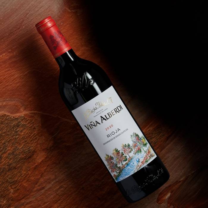 Viña Alberdi reduce un 18% el peso de su botella y gana el premio internacional al vino más sostenible de 2025

La Rioja Alta impulsa la sostenibilidad con energía renovable y materiales reciclados en sus viñedos y bodegas
vinetur.com/2025110492938/…