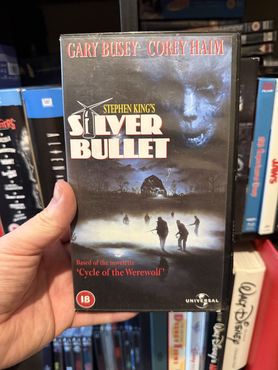 Happy #WerewolfWednesday everyone! 🐺🌕

Haven’t watched this one in a while but got a hankering for it today! Any other fans? 

Hope you all have a great day #horrorfam