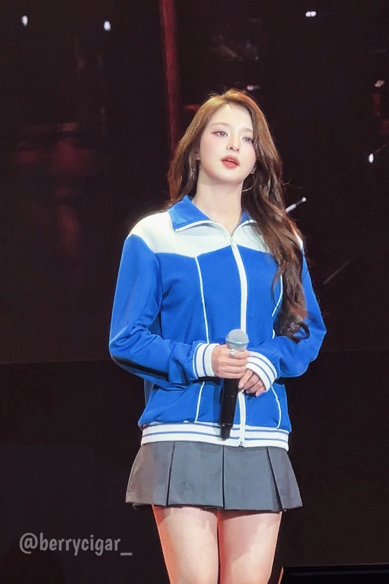 berrycigar_'s tweet photo. Fromis_9 251024 Now Tomorrow in HongKong
 #프로미스나인 #fromis_9 #SongHaYoung #LeeNaGyung #fromis_9_HongKong https://t.co/BCovM1C1Ea