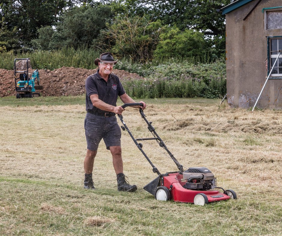 #NationalStressAwarenessDay is a great day to remember the benefits of volunteering including reducing stress, anxiety, depression and loneliness and increasing confidence . Volunteering even supports brain health! We always need volunteers, email volunteering@stowmaries.org.uk