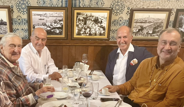 Türkiye'nin önde gelen isimlerinden Rahmi Koç ve Murat Ülker, İstanbul'da bir akşam yemeğinde bir araya geldi.