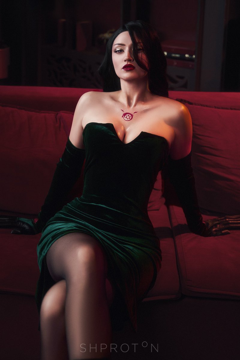 Shproton cosplay tweet media