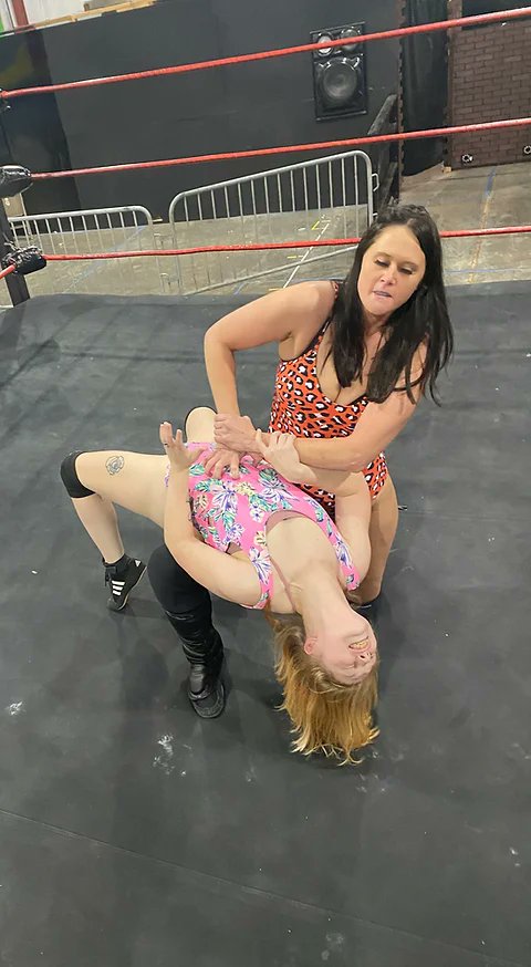 Are you a fan of Roxanne Layne, like me?
<a href="/LayneRoxan29775/">Roxanne Layne</a> 
Formerly Rock N Roll C, Rock-C
#WomensProWrestling