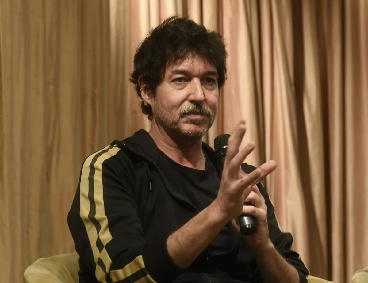 SgaeAudiovisual's tweet image. 🎬 Masterclass gratuita con Miguel Ángel Vivas (La casa de papel, Tu hijo, Asedio) en el @Festicinehuelva. 

📅 18 nov
🕓 16–19h
📍Casa Colón

Cómo convertir un guion en imágenes 🎥
Inscripciones: andaluciafs@fundacionsgae.org

Más info: fundacionsgae.org/actividad/como…