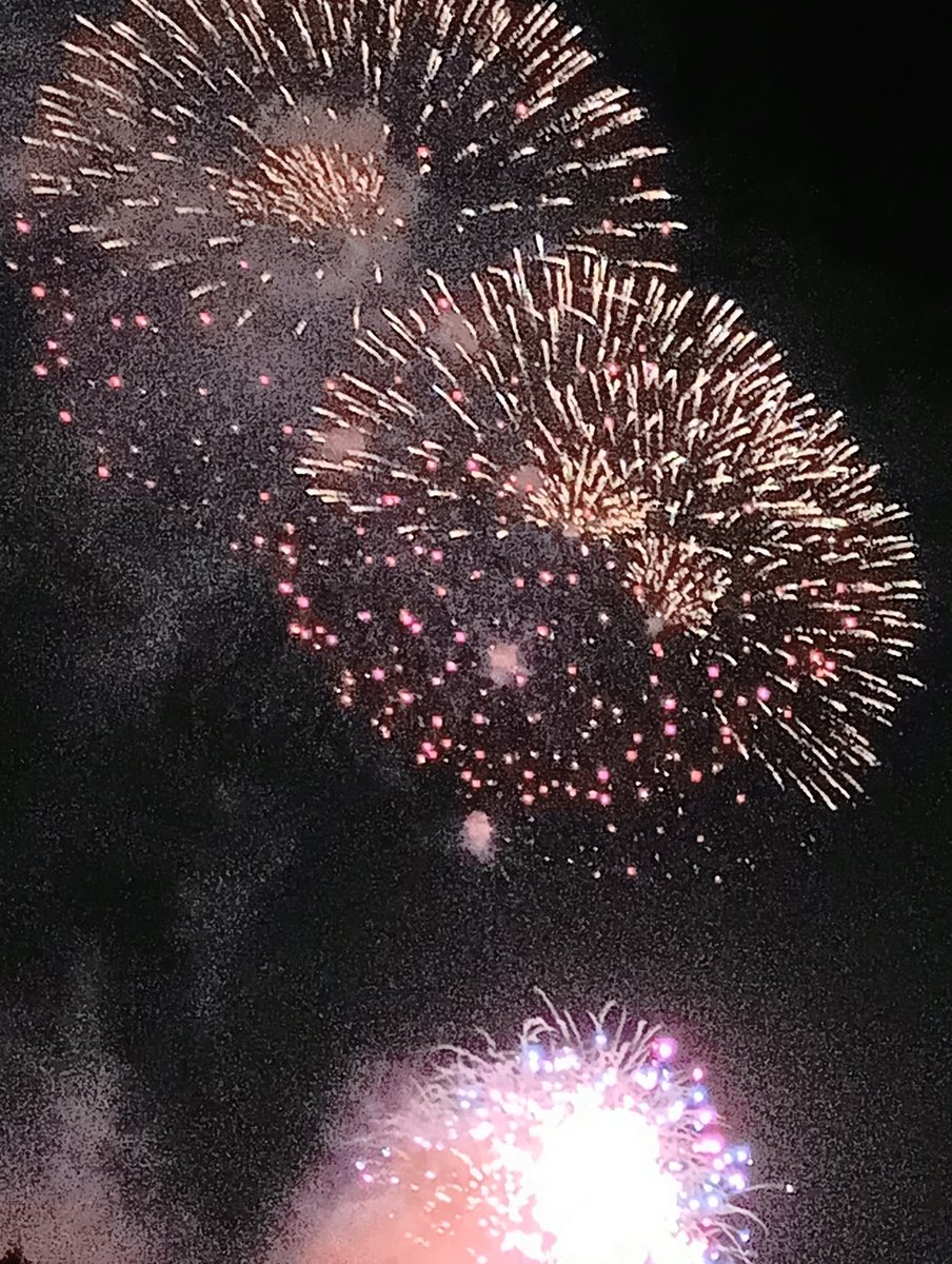 Ｘ(旧Twitter)界の皆様、こんばんは🌃
いい一日でしたか？
また明日^^
#花火のある風景