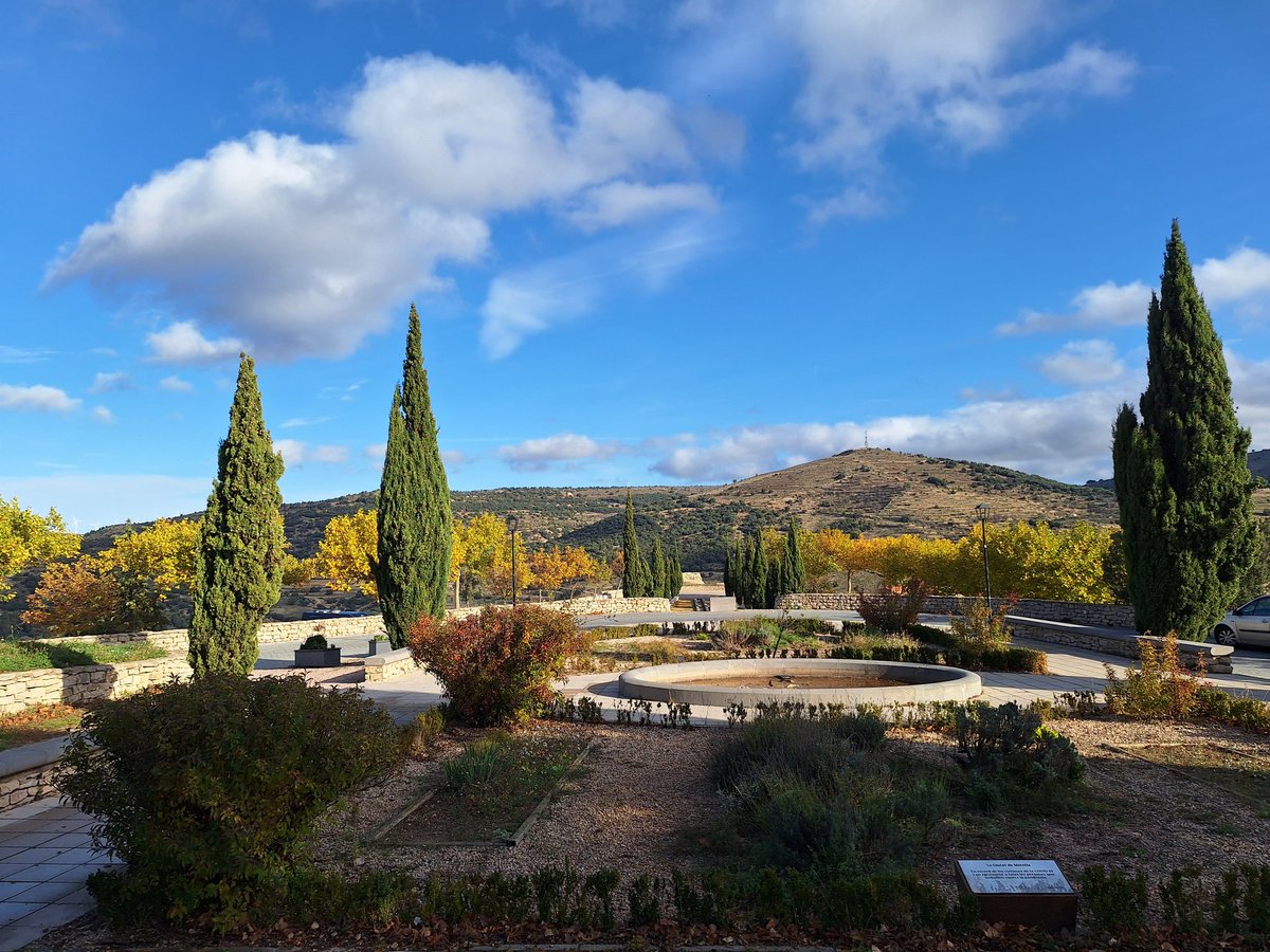 Observatori #Morella T. Mínima 9,4 ⁰C, T. Mínima fàbrica  de Giner 6,9 ⁰C, 1018,1 hPa ,el  cielo nuboso. Buen miércoles. 
 <a href="/AEMET_CValencia/">AEMET Comunitat Valenciana</a> <a href="/AlexMuozGarc/">Álex Muñoz 💯 🧡</a>
 <a href="/AlendaMavi/">Mavi Alenda Morán</a>  <a href="/fran40tf/">☀⛅️️fran40 ☔️</a>
    <a href="/rasalvi49/">Ramon Salvi</a>   <a href="/Fran_Lorenzo95/">Fran Lorenzo</a>  <a href="/minervagra/">Minerva GG</a> <a href="/sibilafc/">Silvia Ferrer</a> <a href="/fran40tf/">☀⛅️️fran40 ☔️</a> <a href="/apuntoratge/">À Punt Oratge</a> <a href="/anamaria190977/">Ana María Herrero</a>