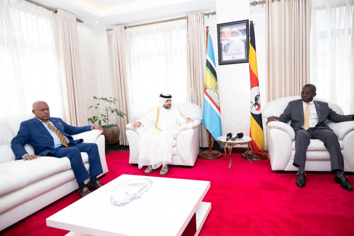 UgandaMFA's tweet photo. Mofa Update🚨:
The MSFA/RA Hon. @MulimbaJohn1 has received copies of letters of credentials from H.E. Ahmed Abdullah Al-Zweidi, Ambassador Designate of the State of Qatar 🇶🇦 in Uganda 🇺🇬 at the Ministry Headquarters in Kampala. https://t.co/hHbYWqEmVE
