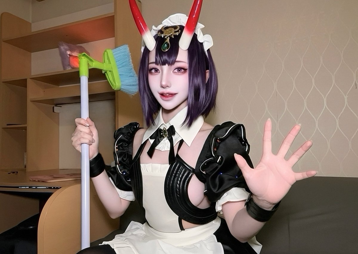 apple1nspring's tweet image. Sweetie, 
Leave the cleaning the room to cute Oni 👹❣️ #FGO  #酒呑童子 #cos
