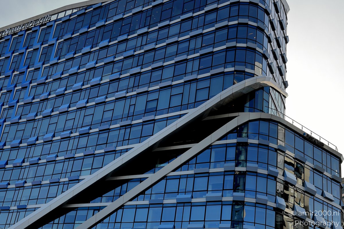amir2000's tweet image. #NautaDutilh offices in #Zuidas #Amsterdam.
"In Amsterdam's Zuidas the glass begins to act like water and the street becomes a mirror that changes with every step."

amir2000.nl/blog/nautaduti…

#Architecture #ArchitecturePhotography #CanonR5MarkII #AMIR2000NLPhotography