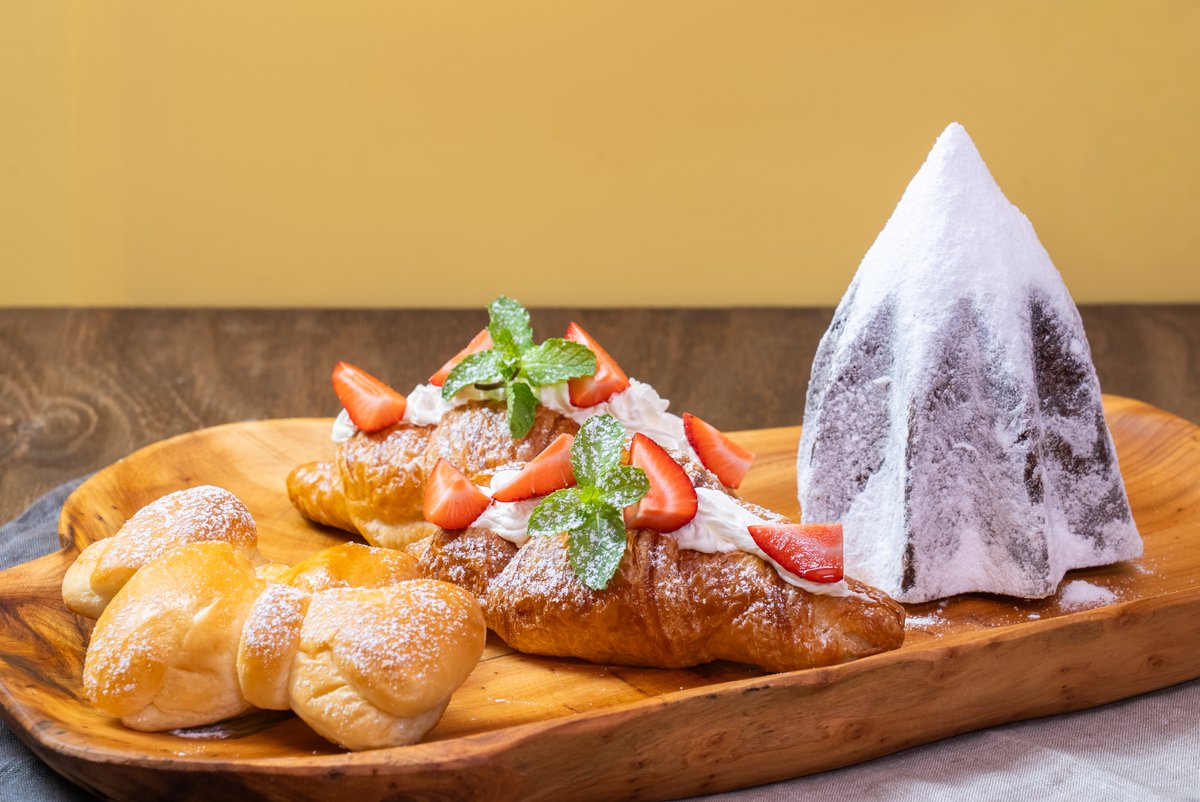 Toki_COMORIVER's tweet image. 韓国で人気のパンが勢揃い
期間限定の韓国フェアをお楽しみください

小麦の奴隷ときがわ町店（コモリバ内）
11/8～11/30の土日限定販売