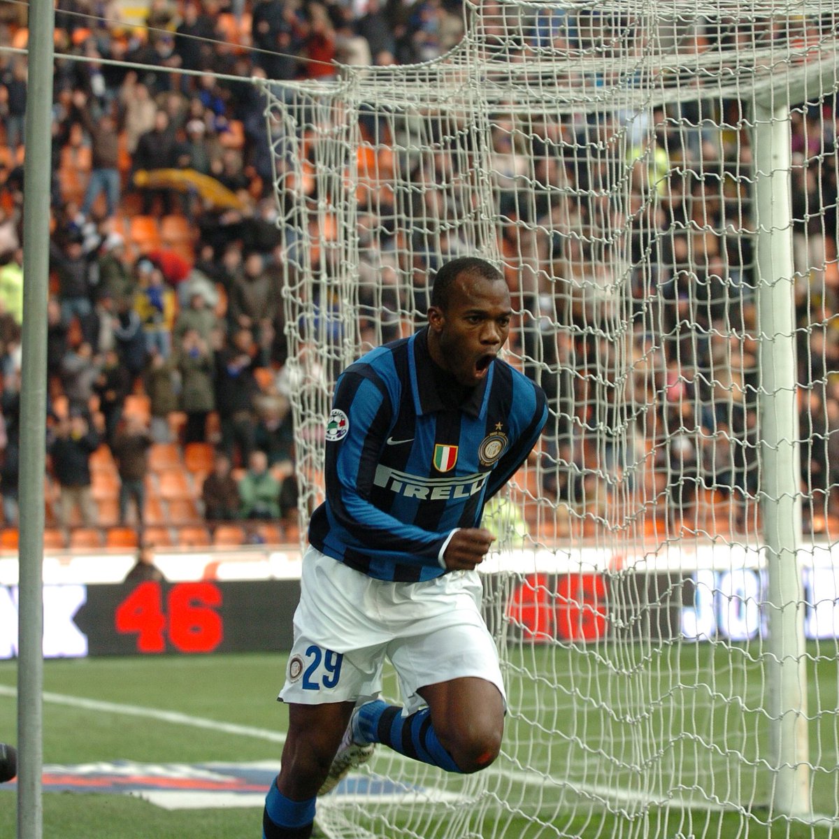 Happy birthday, David Suazo! 🎂🖤💙, image size:1200x1200