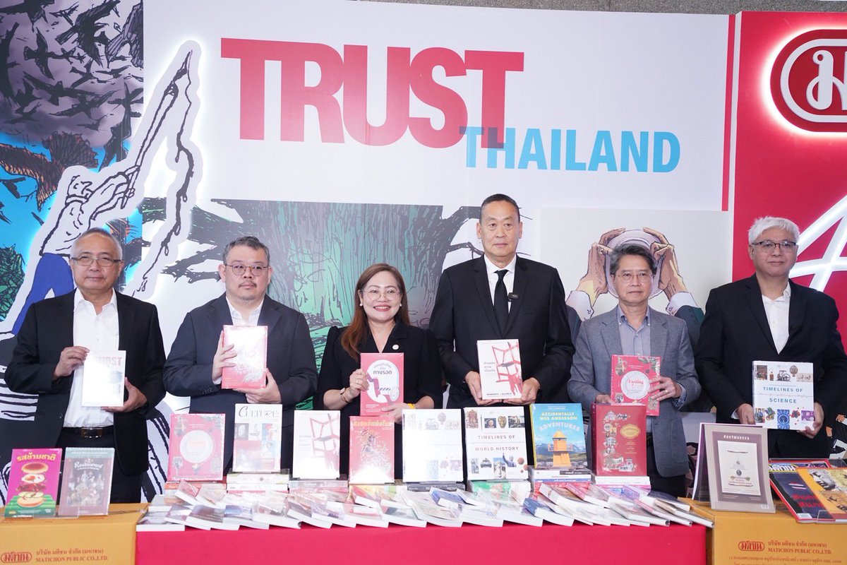 Thavisin's tweet image. วันนี้โลกหมุนเร็วขึ้นมากครับ เทคโนโลยีเข้ามาเป็นส่วนหนึ่งของชีวิต แต่ ‘หนังสือ’ ยังคงเป็นพลังทางปัญญาที่ช่วยจุดประกายความคิด และช่วยให้เราเติบโต

โอกาสในการเข้าถึงหนังสือดีๆในหลายพื้นที่ในไทยยังน้อยมาก การมี ‘ห้องสมุดประชาชน’ เลยไม่ใช่แค่การเอาหนังสือไปกองเพิ่มอีกที่นึง…