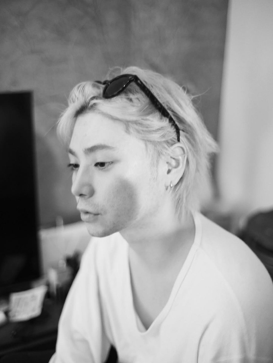 NIJIRO NEW PHOTO!! HE'S SO HANDSOME I'M FREAKING ❤️‍🔥

From: rb_photo_____ ig!!