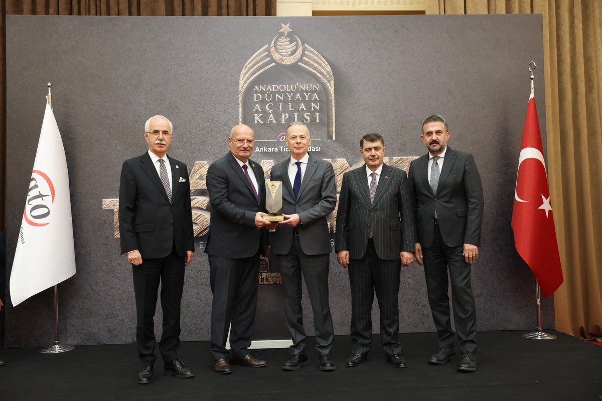 Ankara Ticaret Odası olarak, Engineering News Record Dergisi tarafından açıklanan “Dünyanın En Büyük 250 Müteahhidi 2025” listesinde yer alan Türk müteahhitlik şirketlerine, “marifet iltifata tabidir” sözünün gereğini yerine getirerek,  teşekkür etmek ve tebriklerimizi iletmek