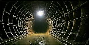 iver4sen's tweet photo. @KiggunduHamis Why do the walls look cracked?? why not a circular wide tunnel like they do in the west? Those sharp square corners have more stress points, i mean, the central pillar is a debris trap just waiting to happen. https://t.co/vqXHiYgAoZ