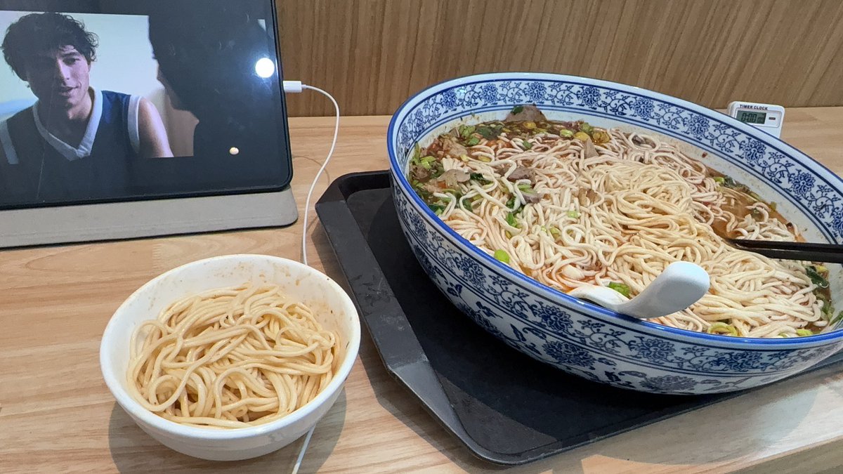 大胃王挑战成功了，，，好腻aa我感觉接下来一个月都不会再吃面条了