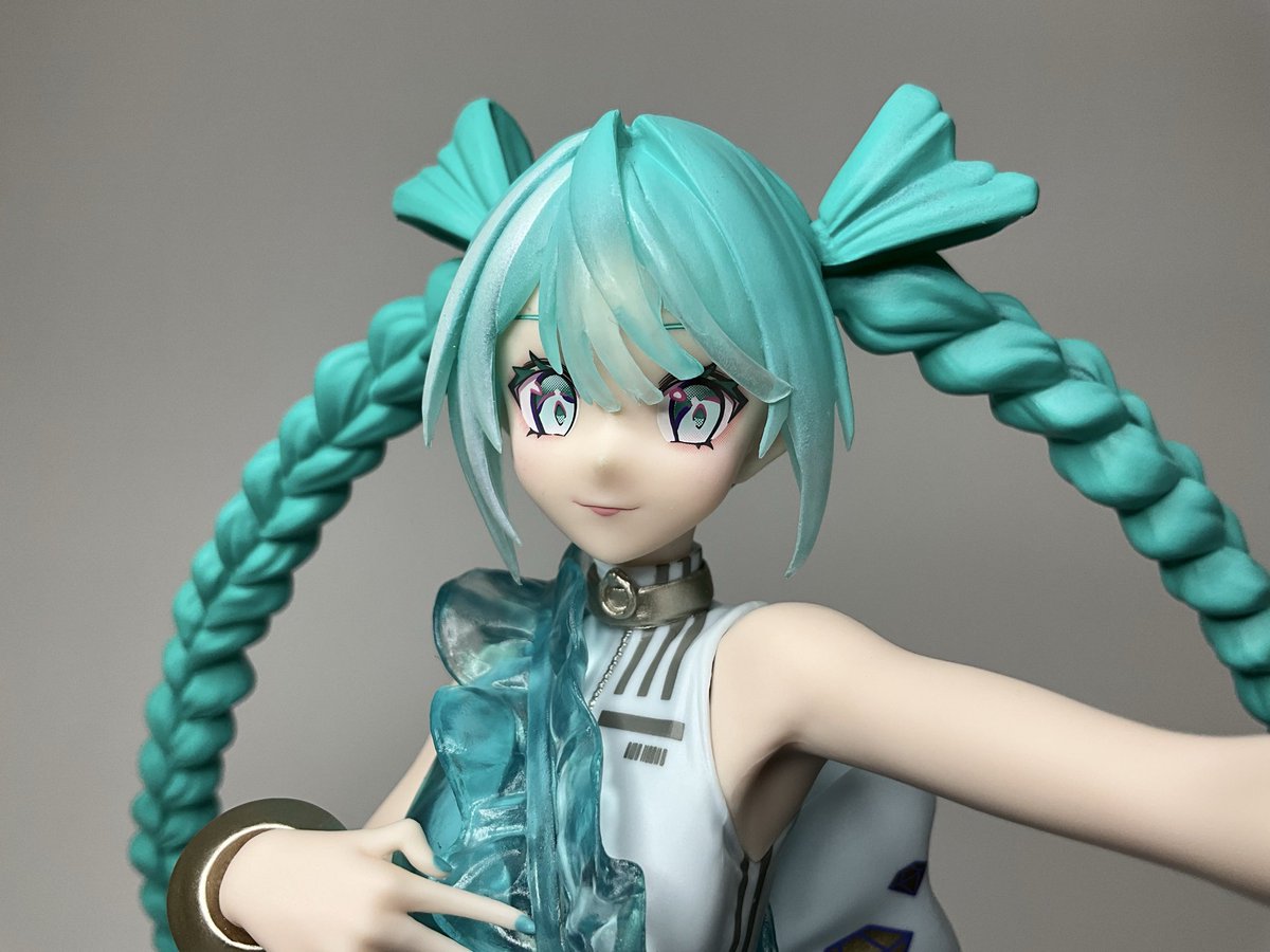 村カルキ氏描き起こしのイラストを立体化した プライズフィギュア