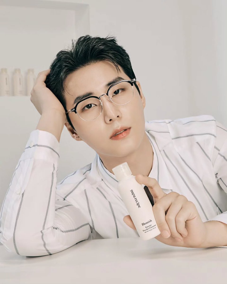 from___youngk's tweet photo. I'll let you guys in on a little secret of my youthful skin. It's Papa Recipe. 😎 https://t.co/mFjczLBI08