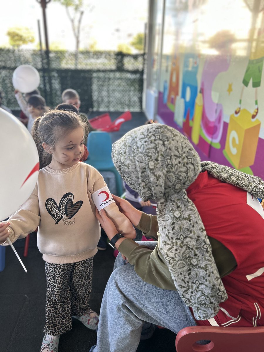 Ülkemizin dört bir tarafında #kızılayhaftası’nı çoşkuyla kutlamaya devam ediyoruz 🌙 sınırın sıfır noktası KİLİS 📣

İyilik sensiz olmaz 🌸