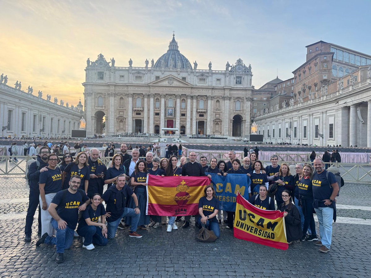 UCAM's tweet photo. 📢 La UCAM participa en el Jubileo del Mundo Educativo celebrado en Roma.
Un grupo de la Universidad ha peregrinado a la ciudad eterna para celebrar este evento junto al Papa León XIV y miles de educadores de todo el mundo.

Más información      https://t.co/rTKwnlbJMo https://t.co/ccgzaGwQmC