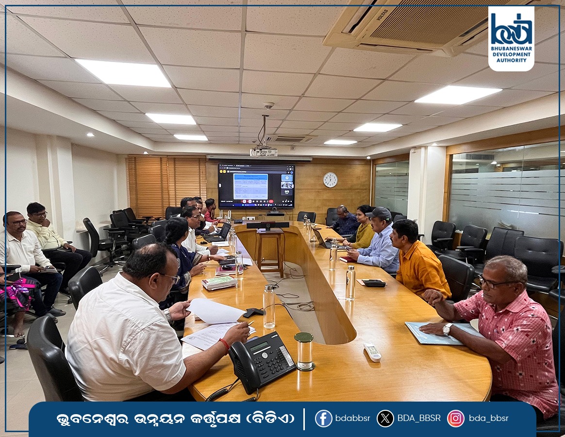 BDA_BBSR's tweet image. ଭୁବନେଶ୍ୱର ଉନ୍ନୟନ କର୍ତ୍ତୃପକ୍ଷ ପକ୍ଷରୁ ସୋମବାର ଜନ ଅଭିଯୋଗ ଶୁଣାଣି ଅନୁଷ୍ଠିତ ହୋଇଯାଇଛି। ବିଡିଏ ସଚିବ ଏବଂ ଅଧିକାରୀମାନେ ଲୋକମାନଙ୍କର ବିଭିନ୍ନ ଅଭିଯୋଗର ଶୁଣାଣି କରିଥିଲେ । ଅଭିଯୋଗ ଶୁଣିବା ସହ ସେମାନଙ୍କ ସମସ୍ୟାର  ସମାଧାନ କରିବା ନିମନ୍ତେ ବିଭାଗୀୟ ଅଧିକାରୀମାନଙ୍କୁ ନିର୍ଦ୍ଦେଶ ଦେଇଛନ୍ତି ।
#BDA #PublicGrievance