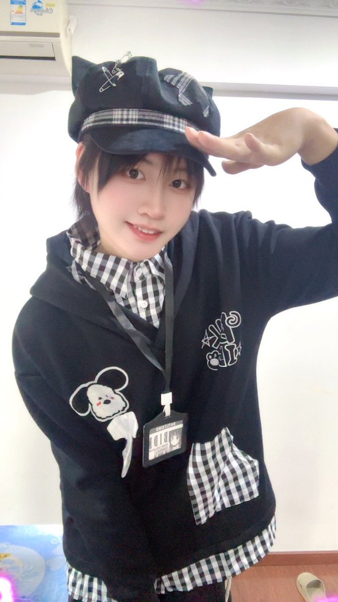 bbdzg's tweet photo. 我回来了！我就没走——
#中性风 #ootd #穿搭分享 #日常系 https://t.co/b5a20IAo6N