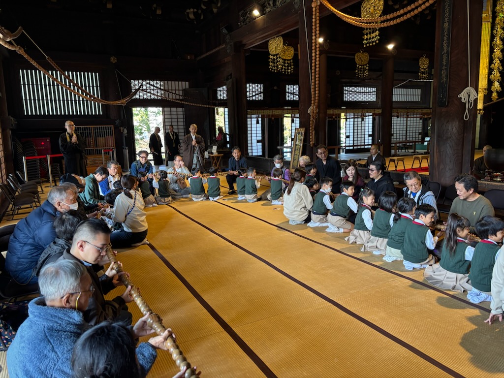 koshoken's tweet image. 2025年秋の古本まつり最終日。晴時々雨の中無事に終了いたしました。５日間、たくさんのご来場、お買上誠にありがとうございました。一同こころから感謝いたします。次はもう来年になりますが、古書会館de古本まつりでお会いしましょう。いい本たくさん並べます。