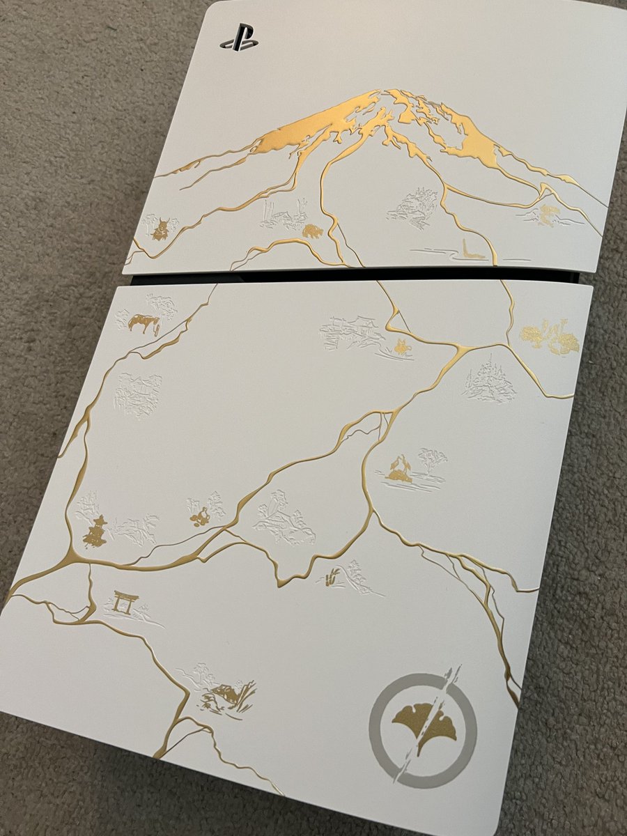 iamMattCavalli's tweet photo. New PS5! Christmas comes early in our household! @invisible_rhi #PS5 #GhostofYotei https://t.co/hgAnWW6avQ