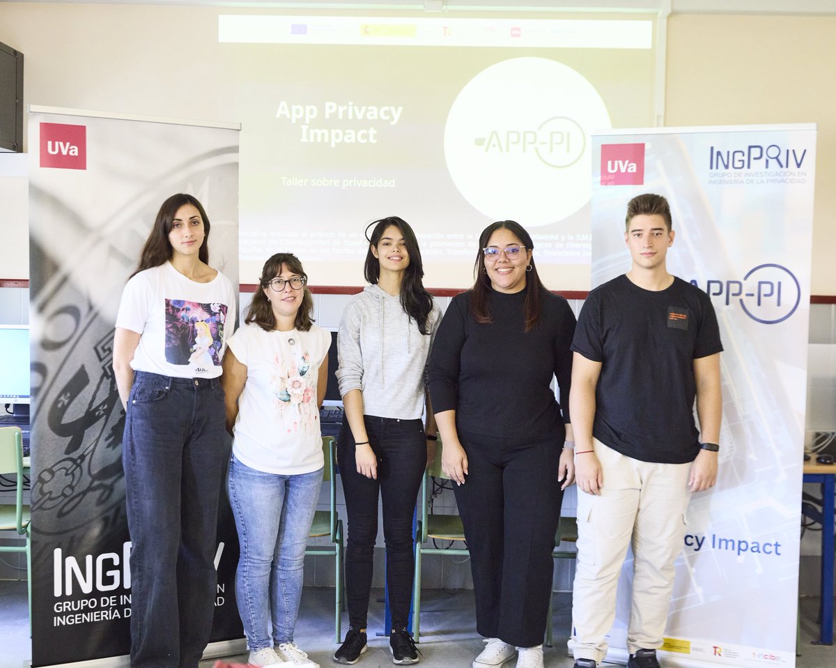 IngPrivUVa's tweet photo. En octubre impartimos talleres de #PrivacidadDigital en @iesrioduero para alumnos de 3º ESO que aprendieron a gestionar permisos de apps, detectar riesgos con #APKFalcon y proteger sus datos personales. Más info👉https://t.co/b81g9sqiFq @INCIBE #NextGenerationEU #ProyectosCiber https://t.co/vMoKmuxQui