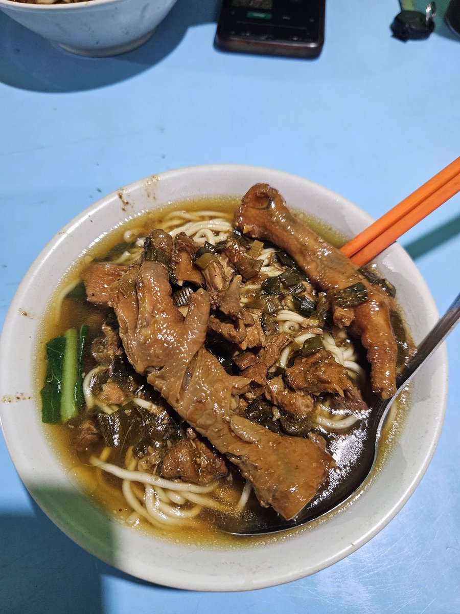heynyak's tweet photo. @FOOD_FESS jangan lupa seporsi mie ayam buat ngelanjutin hidup https://t.co/BIW7niBKwa