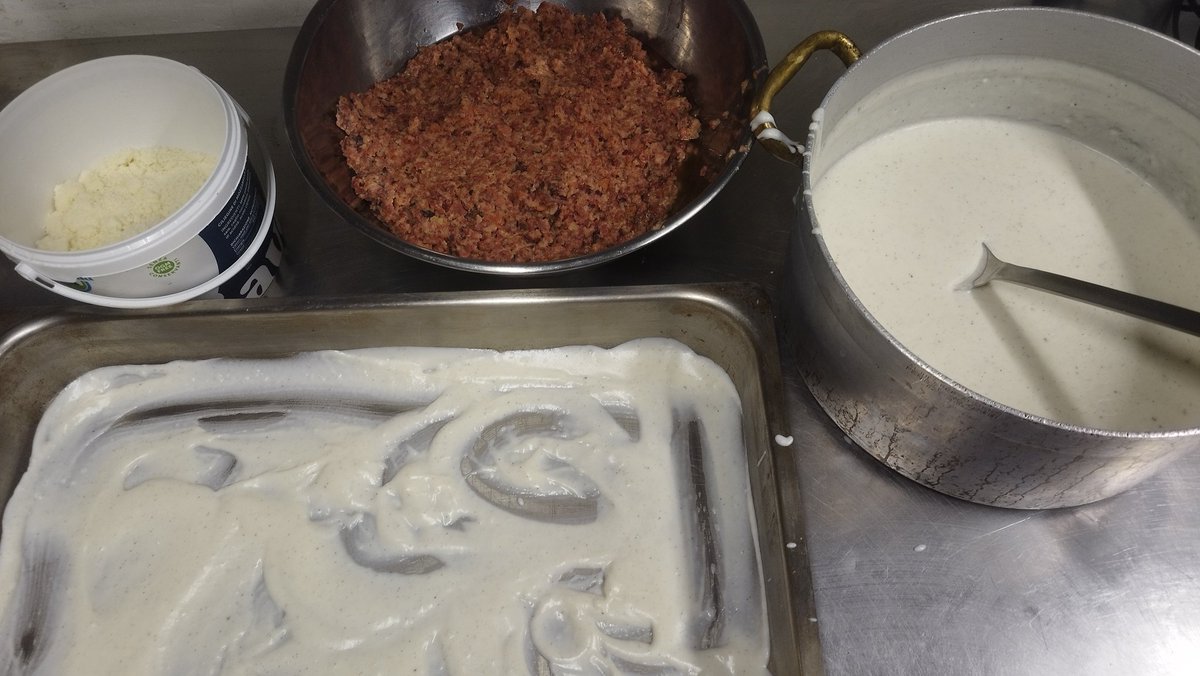 FranciniSimone's tweet image. Lasagna with white meat sauce