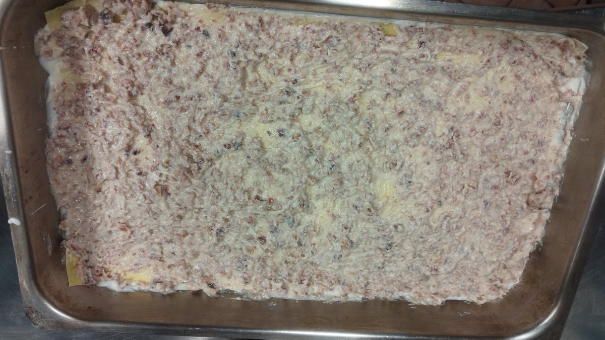 FranciniSimone's tweet image. Lasagna with white meat sauce