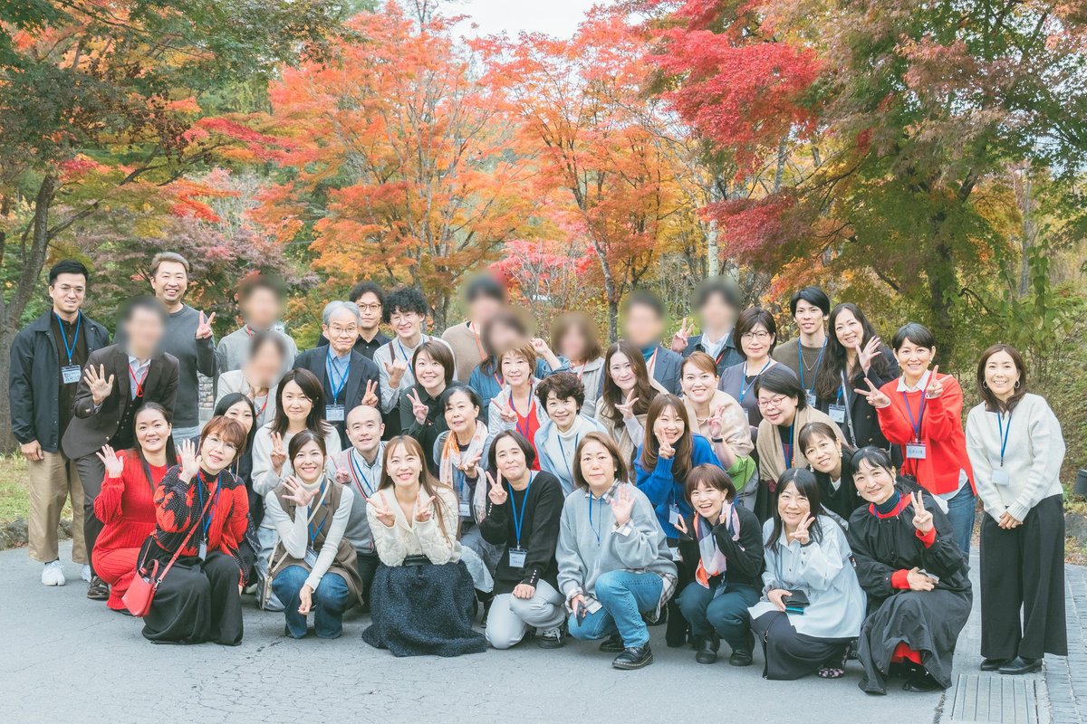 519Ysk's tweet photo. まどかさん、4日間ありがとうございました。

YouTubeの撮影から始まり、合宿、
そして1000人達成パーティーという流れの中で
いろんな面から立ち会わせていただき、
本当にありがとうございました😊

その4日間の中でも、
自分自身の悩みや今後の方向性について、
いろんな視点からアドバイスをくださり、
真摯に向き合ってくださって、
本当に感謝しています🙇‍♂️
いろいろ考えさせられる出張でした！

YouTubeの撮影ではまどかさんのマインドを、
合宿、パーティーでは受講生に愛される姿を
間近で見て、
「こんな人になりたい」
「自分ももっと頑張らなきゃ」と強く感じました！

由紀子さんとも出版パーティーをきっかけに、
3人で焼肉に行ったり、姉弟みたいに
接してくださって、本当に嬉しいです✨

まどかさんと由紀子さん、本当に最強のタッグ。
面倒見の良さ、マーケの視点、
全部含めて本当に楽しい4日間でした！

改めて、受講生1000人達成おめでとうございます🎉
僕もこれからまずは100人達成に向けて
頑張ります！

@madokairie 
@maeda_yukiko