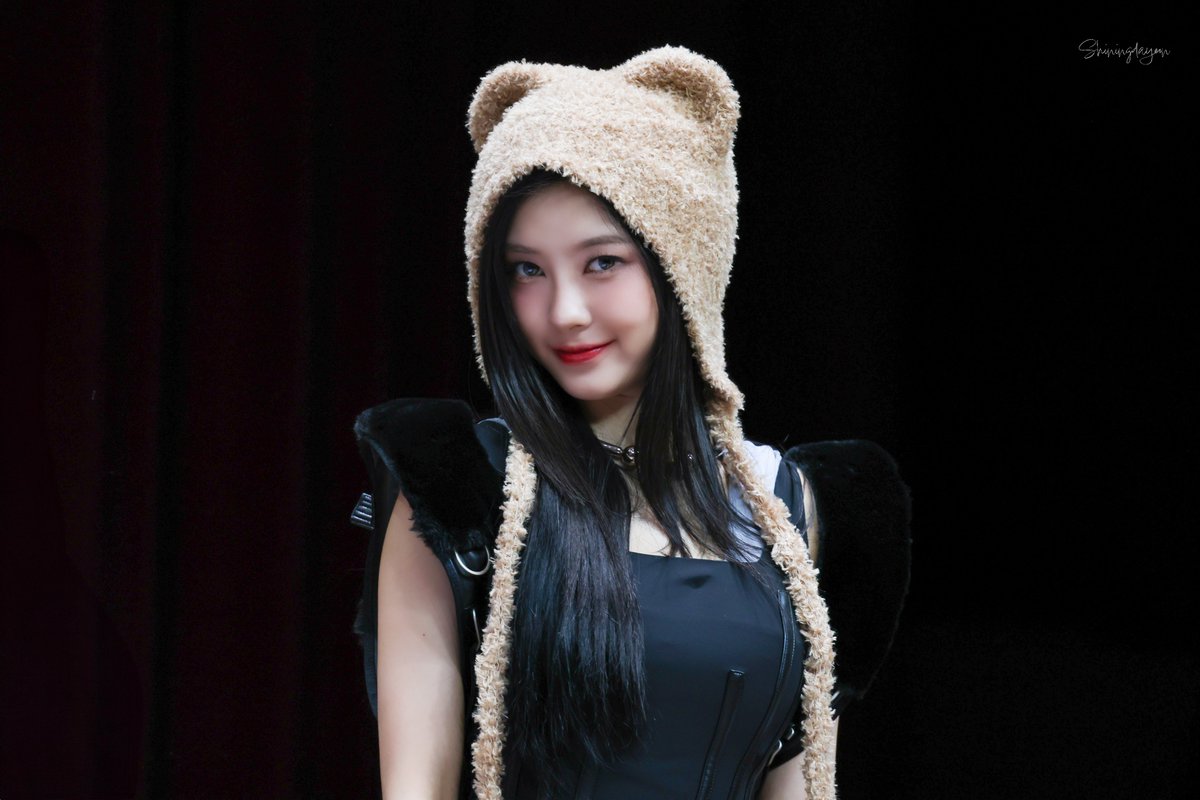 shiningdayeon's tweet photo. 241103 메이크스타 HQ     
짱귀여운 곰돌이 요니🐻 
#케플러 #Kep1er #김다연 #DAYEON #ダヨン https://t.co/jCT8ts7lvL