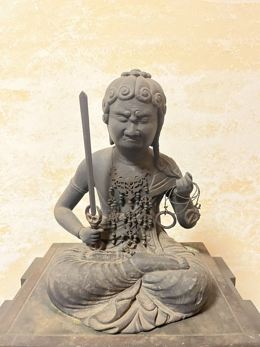 特別展「神仏習合　御流神道玉水流の本尊」のご案内

西福寺にて開かれた御流神道玉水流の本尊図を中心に展示を行います。
画像は不動明王像
平安時代中期作、伝智証大師円珍作、京都府暫定登録文化財
一木造で髪の襟足がカールする日本で唯一の表現

期間　11月28〜30日　9〜16時
拝観料　1000円