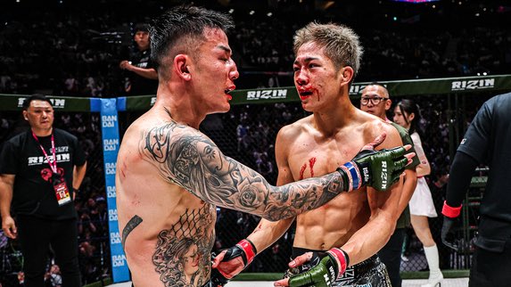 試合後の萩原京平と秋元強真！ 画像:@rizin_PR https://t.co 