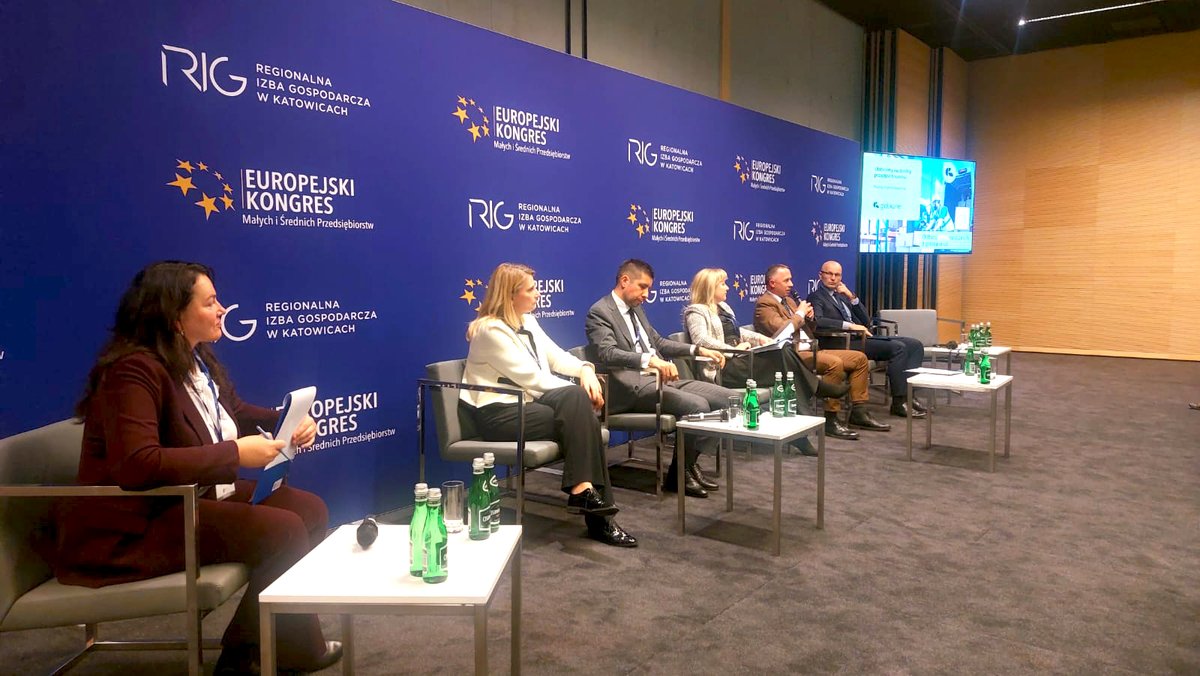 IMGWmeteo's tweet image. IMGW-PIB na Europejskim Kongresie MŚP – zasoby wodne w debacie instytucji i przedsiębiorców.
W Katowicach 28.10.2025 odbyła się kolejna edycja Europejskiego Kongresu Małych i Średnich Przedsiębiorstw.
Zapraszamy do lektury!
imgw.pl/imgw-pib-na-eu…
#IMGW #obserwator #kongres