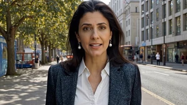 قبل عدة أيام، بثّت قناة «تشانل 4» البريطانية وثائقيًا بعنوان: «هل سيحلّ الذكاء الاصطناعي محلّي في عملي؟».  

وإذ انتهت المذيعة من تقديم البرنامج، فاجأت المشاهدين بكشفٍ لم يكن في الحسبان: لم تكن إنسانة حقيقية، بل كيانًا رقميًا خالصًا، صيغ بأحدث تقنيات التوليد الاصطناعي.  

قالت