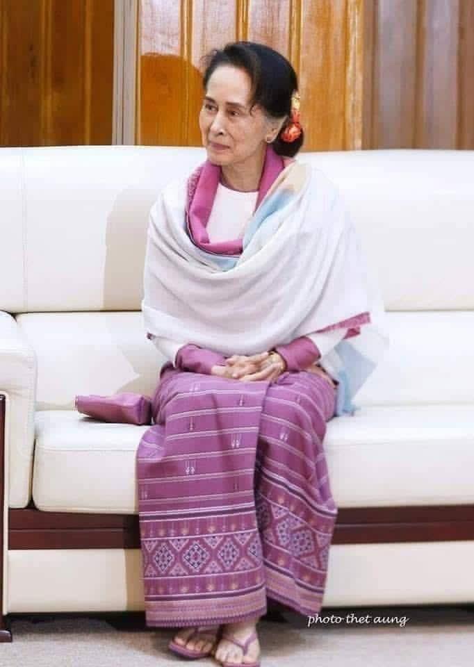 LuwisZaw8476's tweet image. အမေစုသာဆက်လက်အုပ်ချုပ်၍ နိုင်ငံသာတိုးတက်နေခဲ့လျှင်လည်း ဟောင်မဲ့ ခဝေးတွေက ဆက်လက်ရှိနေဦးမှာပဲ ဘာလို့ဆိုတော့ မွေးကတည်းက ‌⚽ပိနေခဲ့လို့ မကြားရ မမြင်ရတဲ့ဒုက္ခိတတွေ ပြိုင်မပြောဘူး ခဝေးတွေကို IQ level မတူလို့😊

#ဘောမတွေအတွက်သာ 
#foryouシpage 
#အမေစု