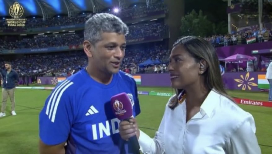 Sarthakk1630's tweet photo. Life comes full circle. 
Amol Muzumdar — 260* on Ranji debut, 11,000+ domestic runs, yet never played for India. 
Years later, he returns as India Women’s coach and lifts the World Cup. 
Patience, passion &amp; destiny-beautifully written.

#CWC2025Final #WomenInBlue #CricketTwitter https://t.co/vLDFiH2Wst